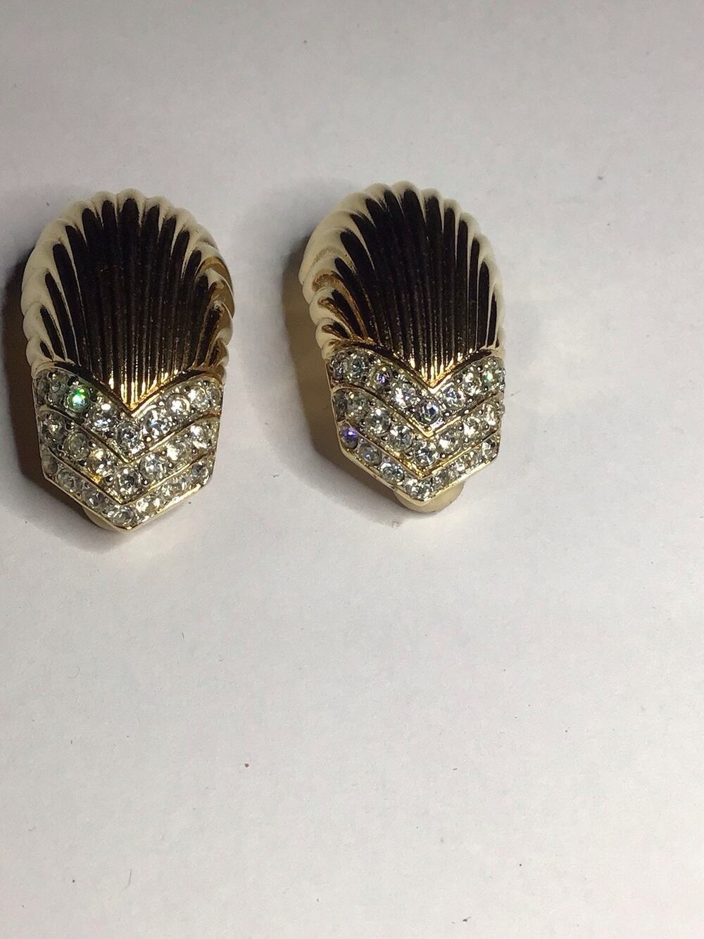 Vintage St John Gold Tone Textured Leaf Brooch Pin Designer Jewelry